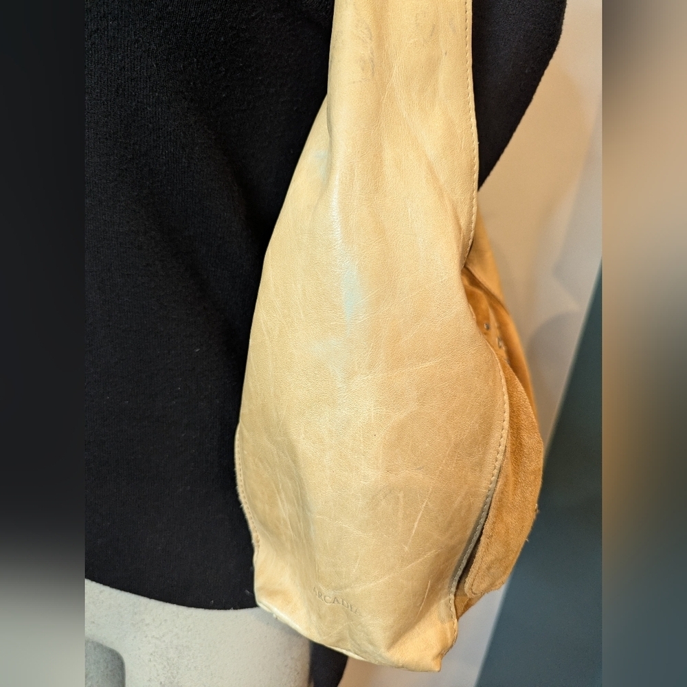 Y2K Arcadia Italy Leather vintage hobo bag gold with butterfly embossing. Rare! - Picture 12 of 15